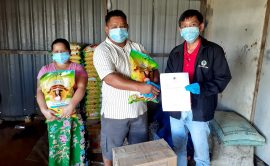 SOP’s Estate Manager, Mr. Kanyan Jacob hands over donation to Tr. Joseph Madai Salo representing Penan community from Long Luar, Murum.